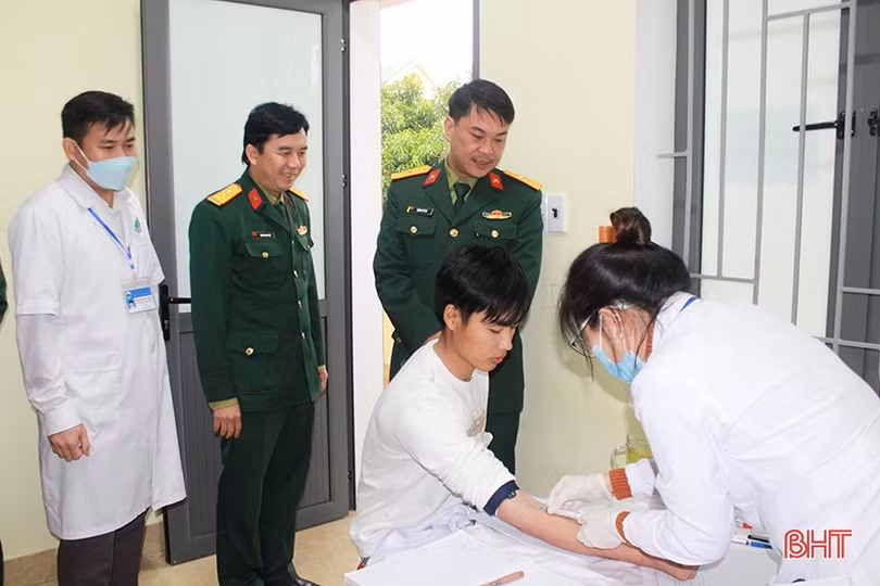 Xử phạt 19 thanh niên không chấp hành lệnh gọi khám sức khỏe nghĩa vụ quân sự