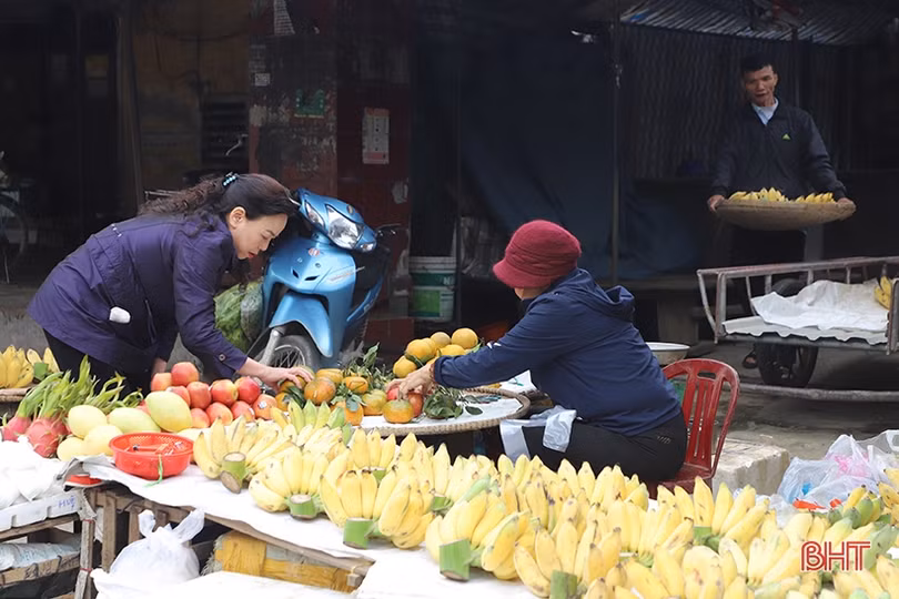 Tiểu thương Hà Tĩnh mở hàng khai xuân