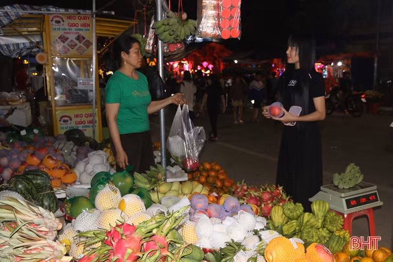 Dạo chợ đêm ngày tết ở phố núi Hương Sơn