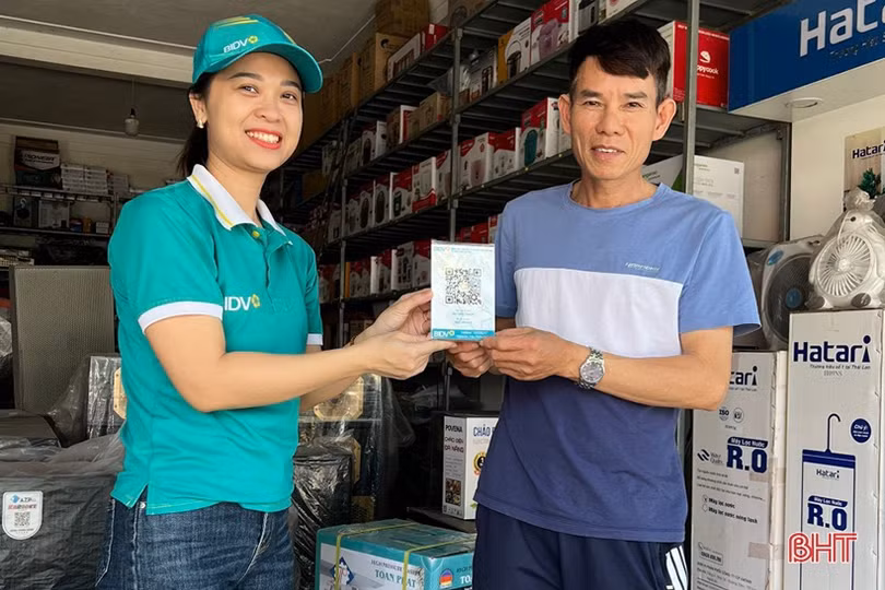 BIDV Nam Hà Tĩnh đồng hành “Phủ QR cho khách hàng tiểu thương