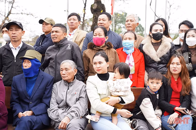 Đặc sắc hội cờ người ở Cẩm Xuyên