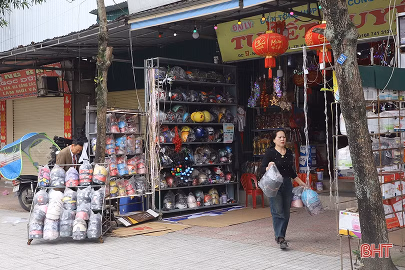 Tiểu thương Hà Tĩnh mở hàng khai xuân