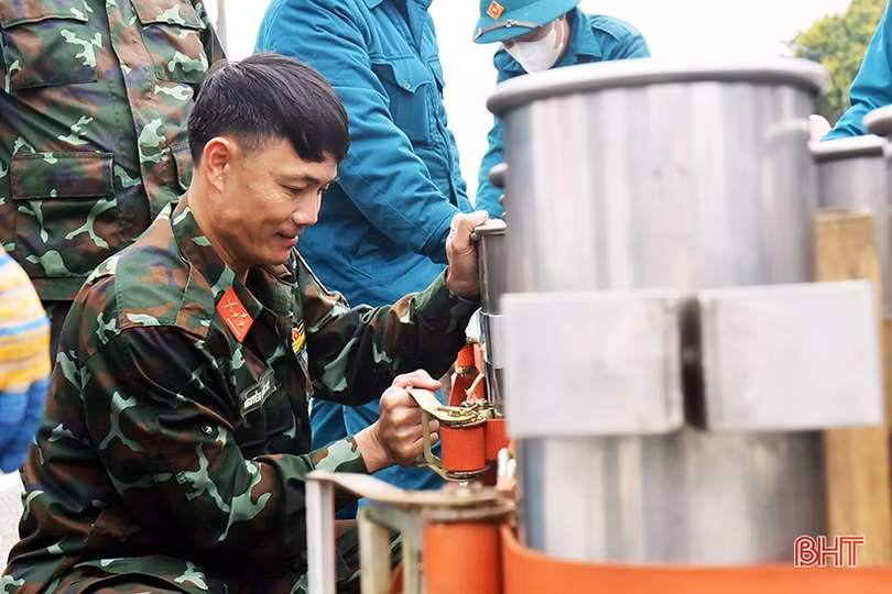 3.500 quả pháo hoa lên nòng sẵn sàng cho đêm giao thừa ở TP Hà Tĩnh