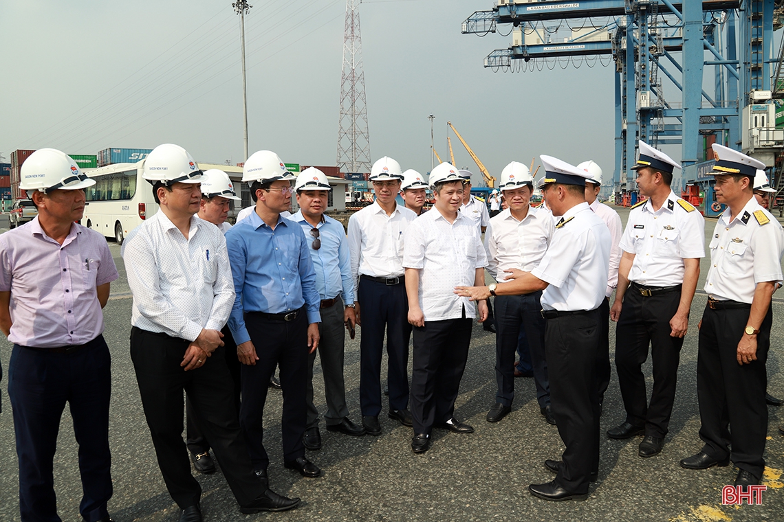 Hà Tĩnh - Tân Cảng Sài Gòn ký ghi nhớ hợp tác lĩnh vực cảng biển, logistics