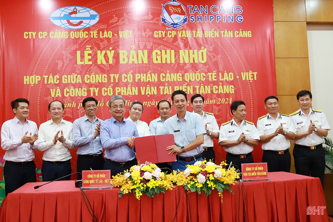Hà Tĩnh - Tân Cảng Sài Gòn ký ghi nhớ hợp tác lĩnh vực cảng biển, logistics