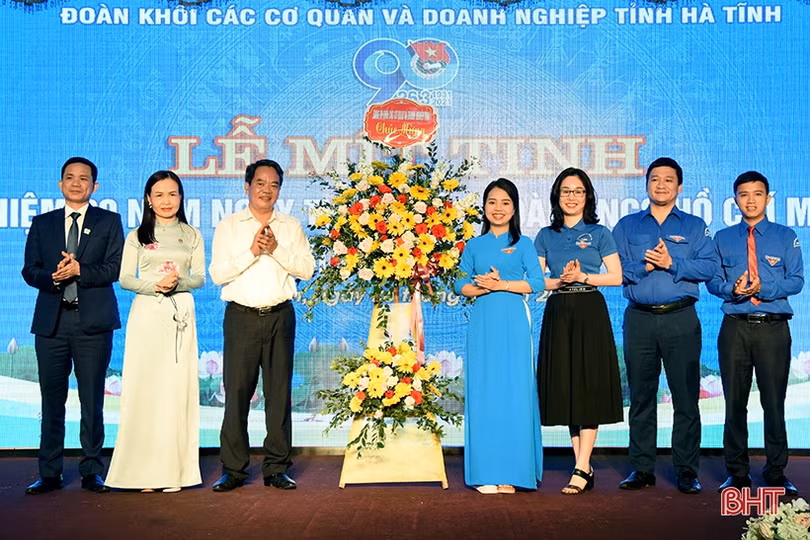 Đoàn Khối CCQ&DN Hà Tĩnh tiếp tục xây dựng lý tưởng cách mạng cao đẹp