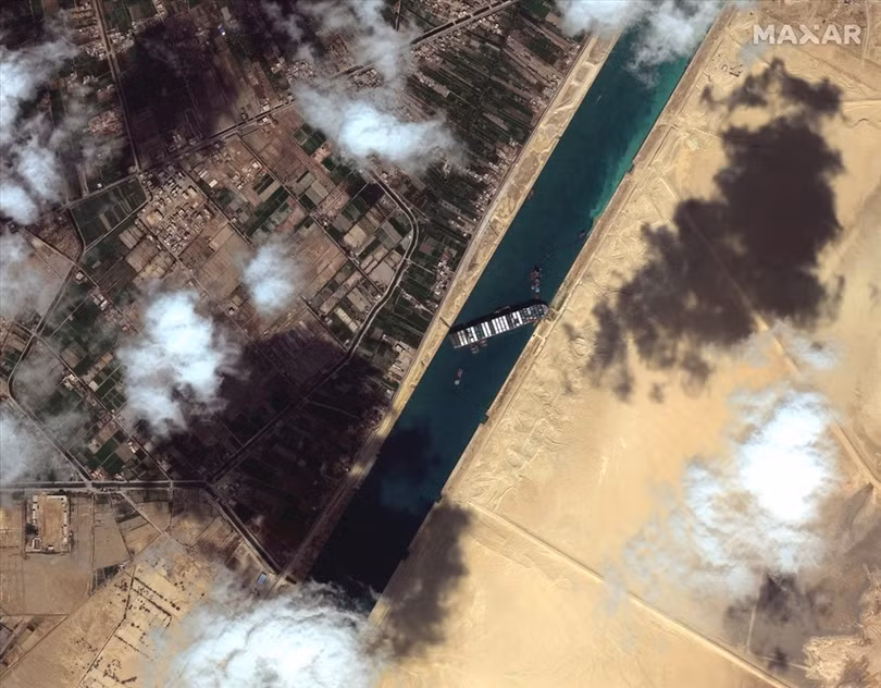 Toàn cảnh giải cứu tàu mắc kẹt ở Suez qua ảnh vệ tinh mới nhất