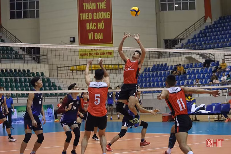 Thua Tràng An Ninh Bình, Hà Tĩnh tranh giải ba Cúp Hoa Lư 2021