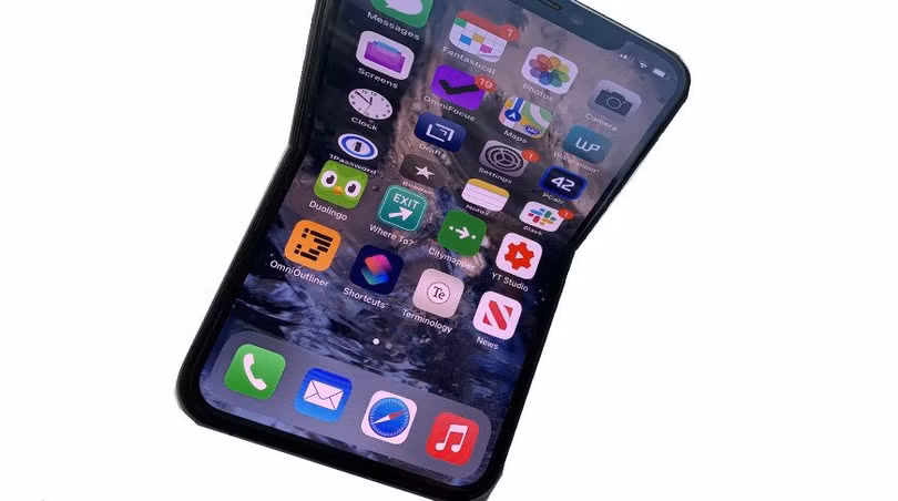 Lộ diện iPhone màn hình gập, hứa hẹn ăn đứt Samsung Galaxy Fold