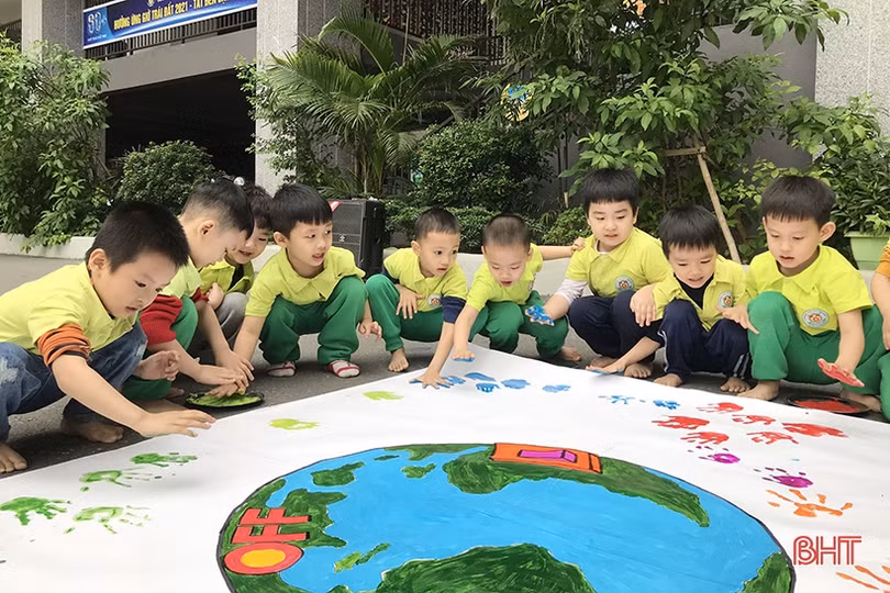 Các bé mầm non Trí Đức gửi gắm thông điệp “vì một hành tinh xanh”