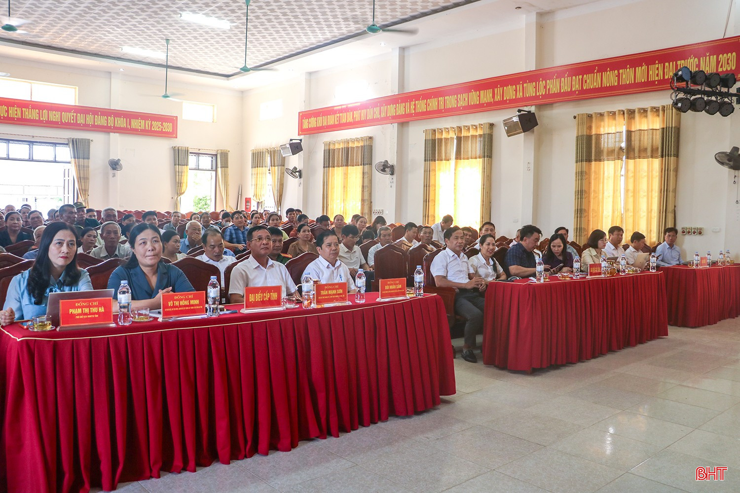 Đại biểu dự hội nghị.