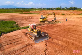 Công trường dự án VSIP Hà Tĩnh rộn vang tiếng máy