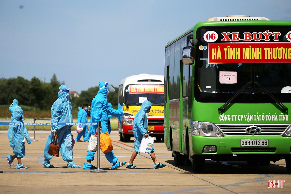 Chuyến bay thứ 5 đón 199 công dân Hà Tĩnh về quê an toàn