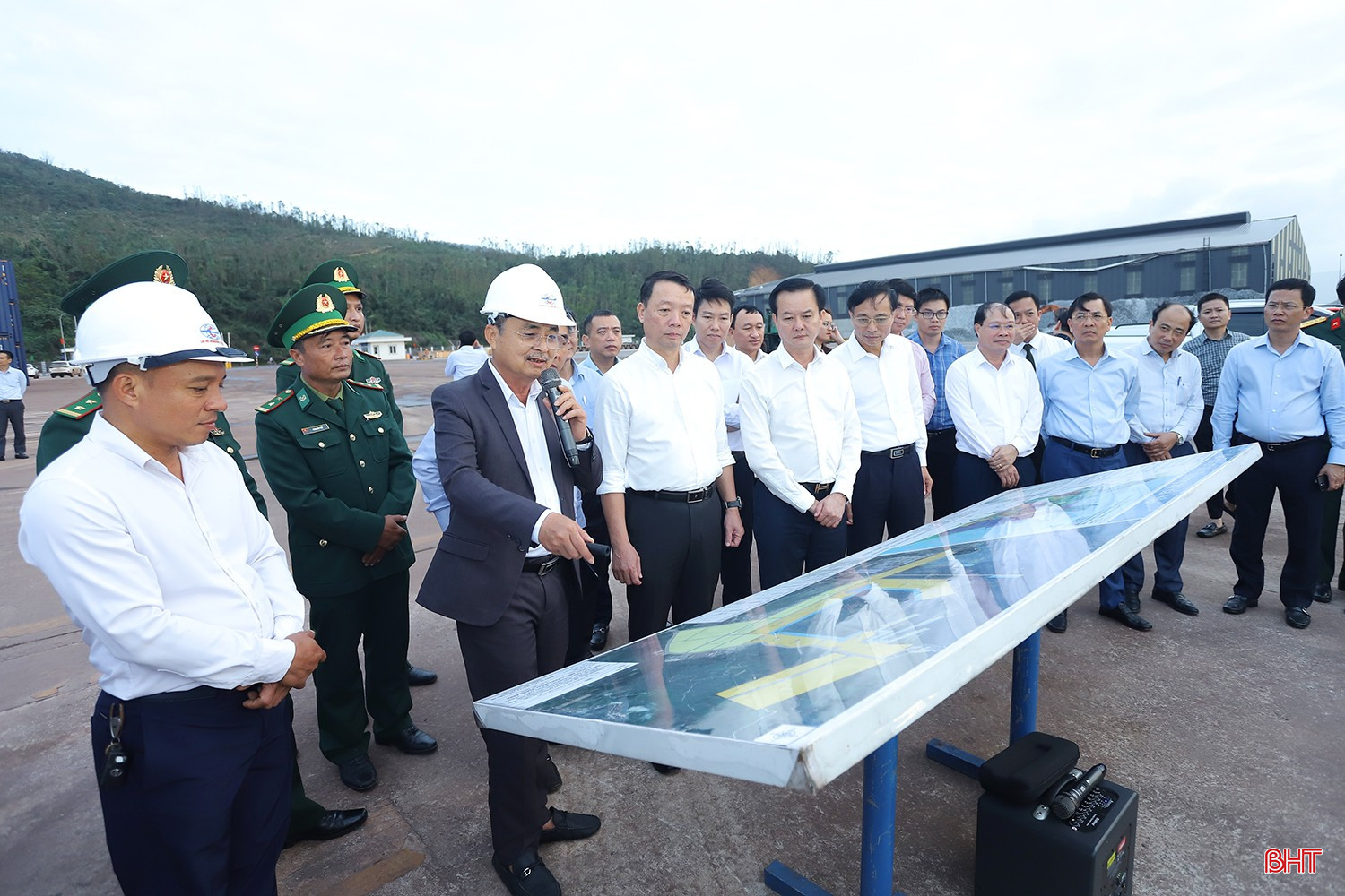 bqbht_br_chu-tich-kiem-tra-khu-kinh-te-vung-ang-3.jpg
