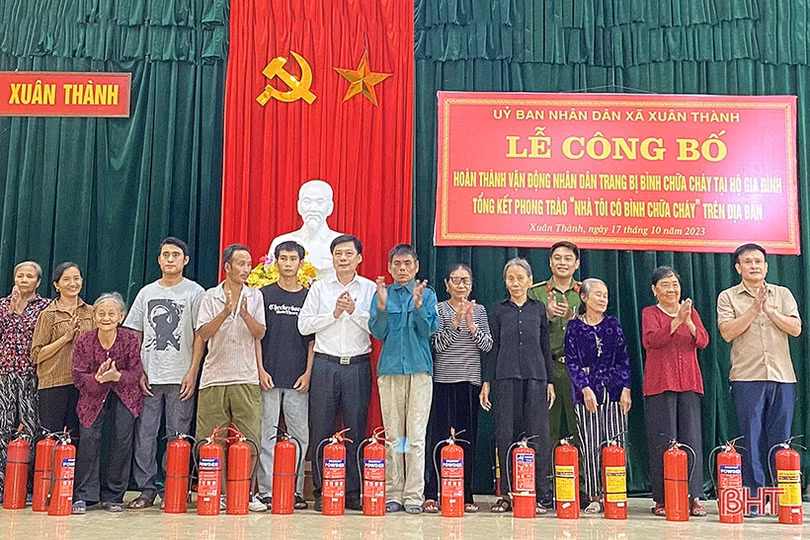 Xã đầu tiên ở Nghi Xuân 100% hộ dân trang bị bình chữa cháy