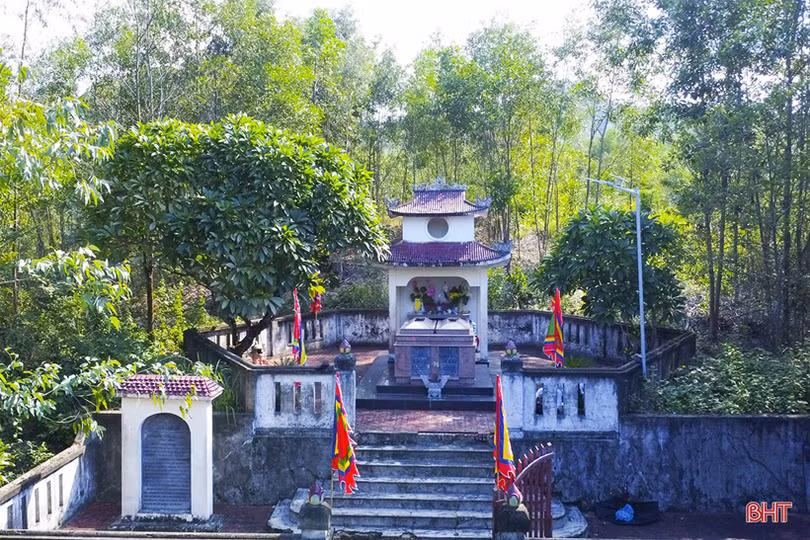 La Sơn phu tử Nguyễn Thiếp với danh nhân họ Nguyễn Tiên Điền
