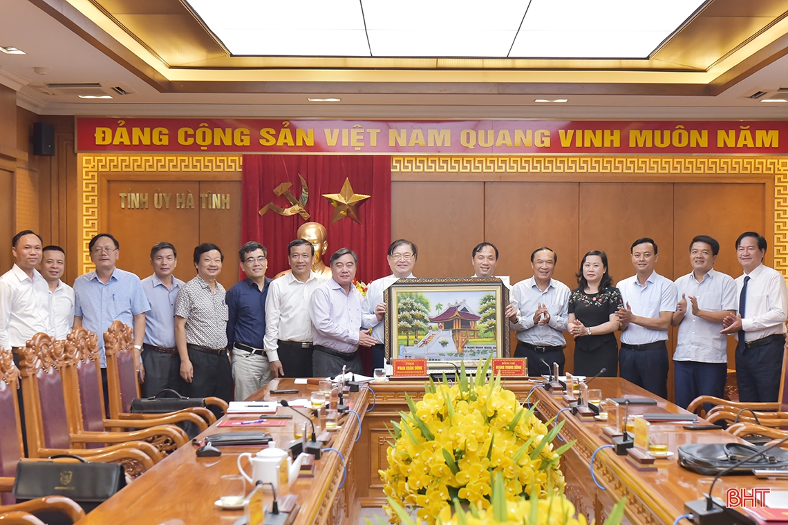 Tạo mọi điều kiện để đội ngũ trí thức “hiến kế” cho sự phát triển của Hà Tĩnh