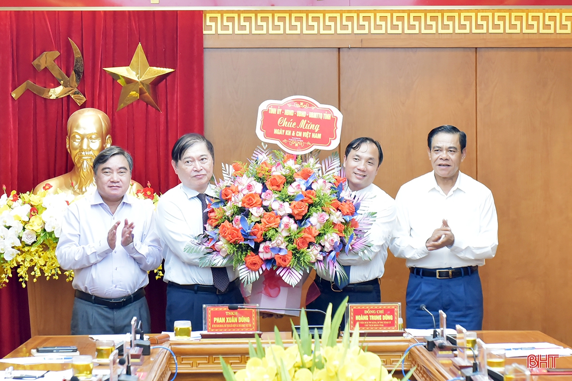 Tạo mọi điều kiện để đội ngũ trí thức “hiến kế” cho sự phát triển của Hà Tĩnh