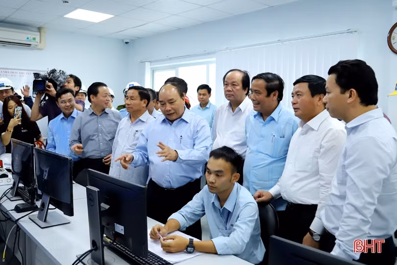 Thủ tướng Chính phủ Nguyễn Xuân Phúc kiểm tra tại Formosa Hà Tĩnh