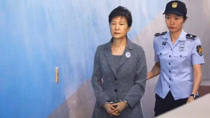 Thế giới ngày qua: Cựu Tổng thống Hàn Quốc Park Geun-hye chịu thêm 8 năm tù
