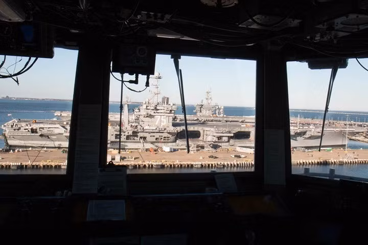 Cận cảnh tàu sân bay lớn nhất thế giới chiến hạm USS Gerald Ford