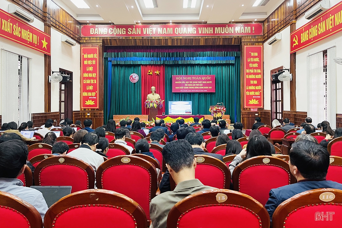 Hà Tĩnh kết nối 330 điểm cầu học tập, quán triệt Nghị quyết Hội nghị Trung ương 6
