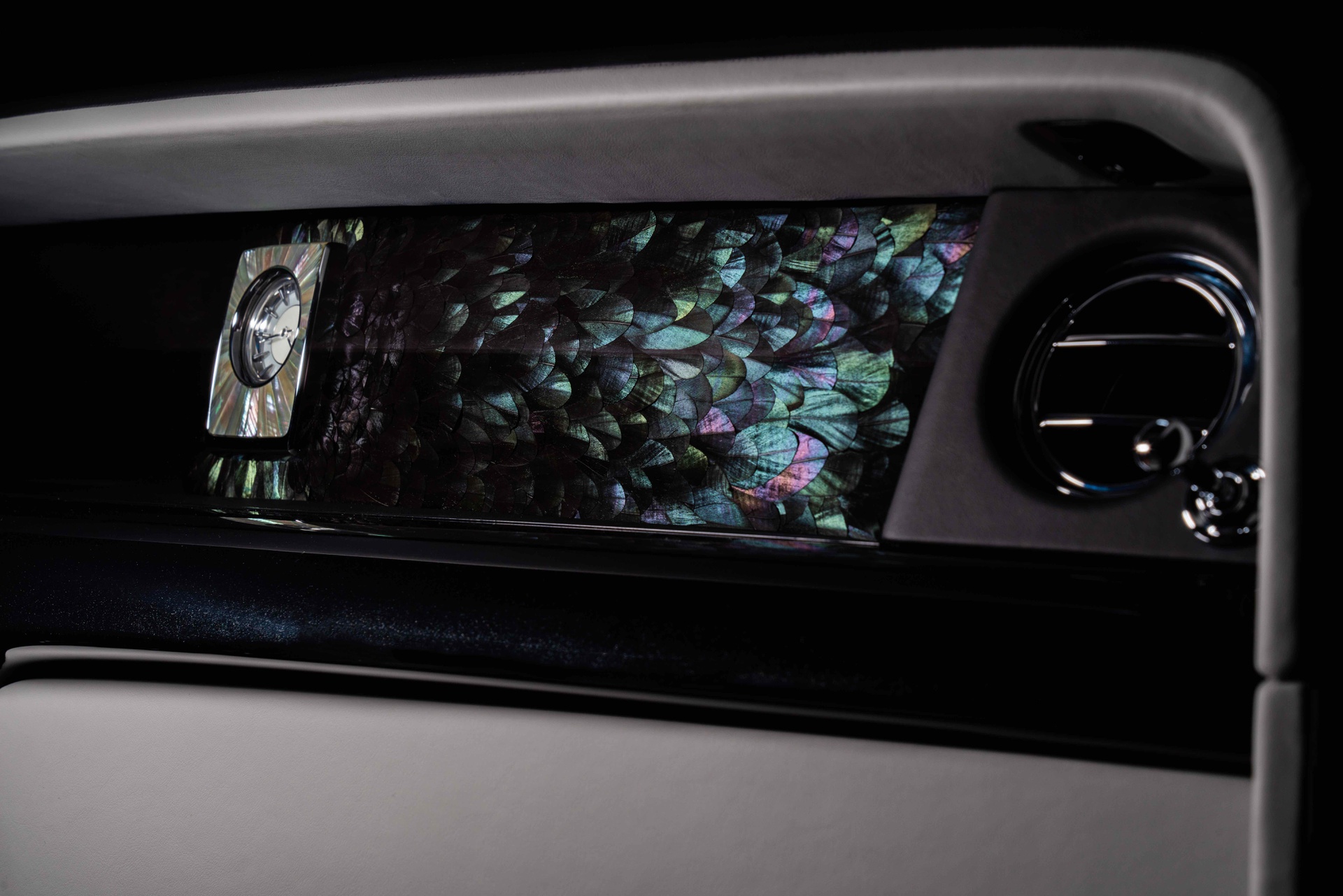 Rolls-Royce Phantom Iridescent Opulence độc nhất được ra mắt