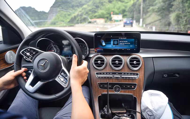 Đánh giá Mercedes-Benz C200 Exclusive 2019 giá 1,709 tỷ đồng