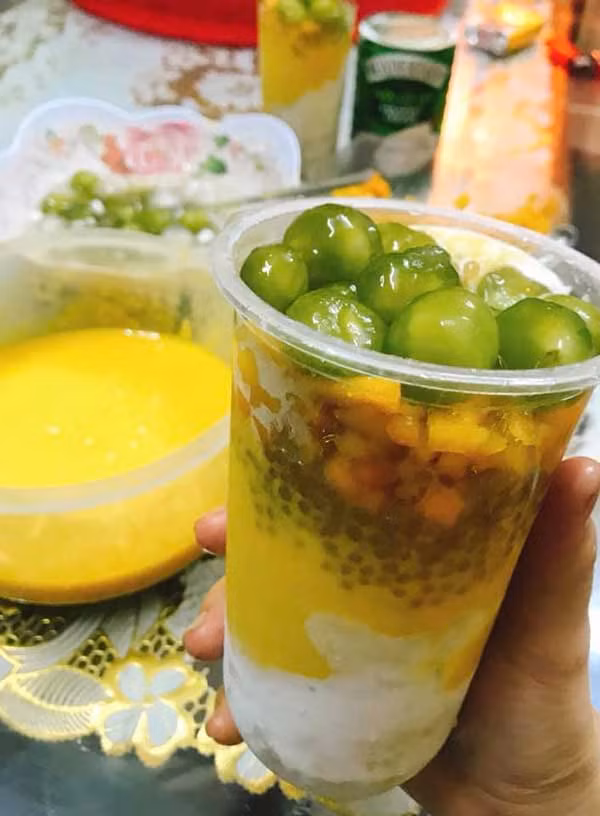 Nắng nóng, đổi món với chè xoài trân châu lá dứa