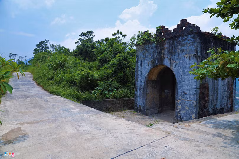 Cổng trời trăm tuổi trên đỉnh Đèo Ngang