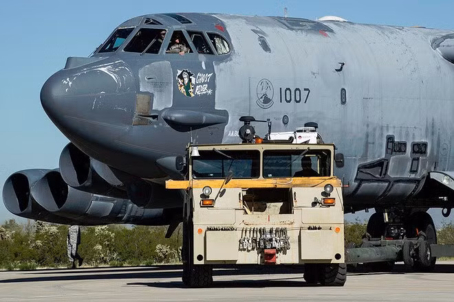Mỹ đưa thêm “pháo đài bay” B-52H vào biên chế, tín hiệu rắn không chỉ cho Iran?