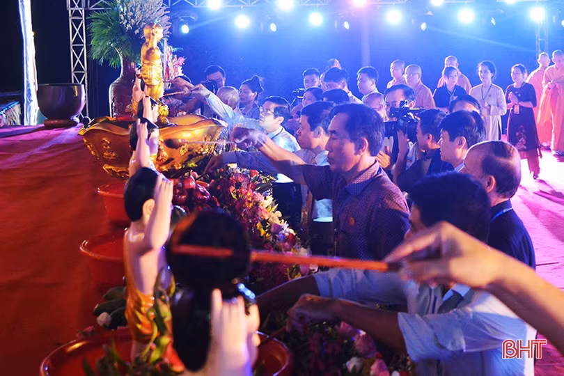Hà Tĩnh long trọng tổ chức Đại lễ Phật đản Vesak 2019