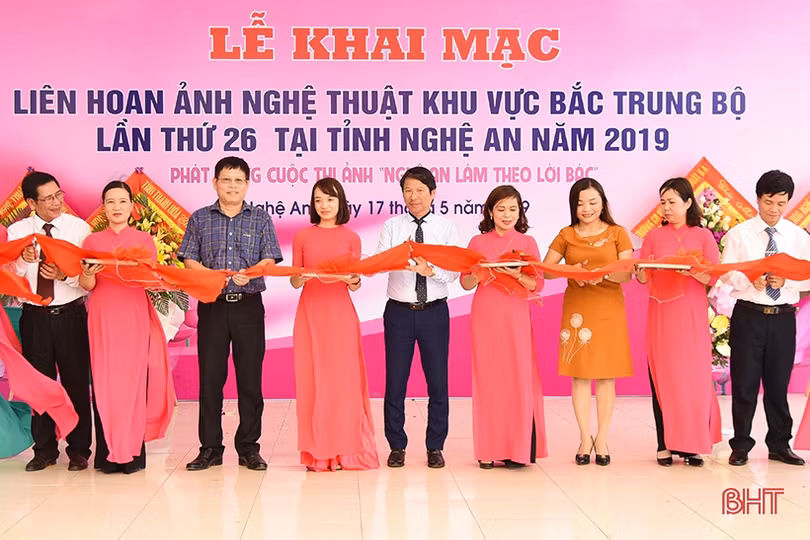 Khai mạc Liên hoan Ảnh nghệ thuật Bắc Trung Bộ lần thứ 26