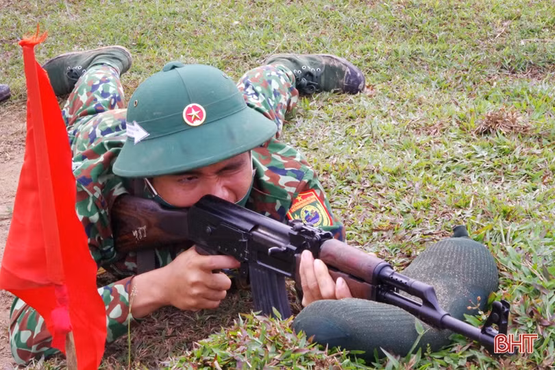 Chiến sỹ mới biên phòng tự tin vượt qua “3 tiếng nổ