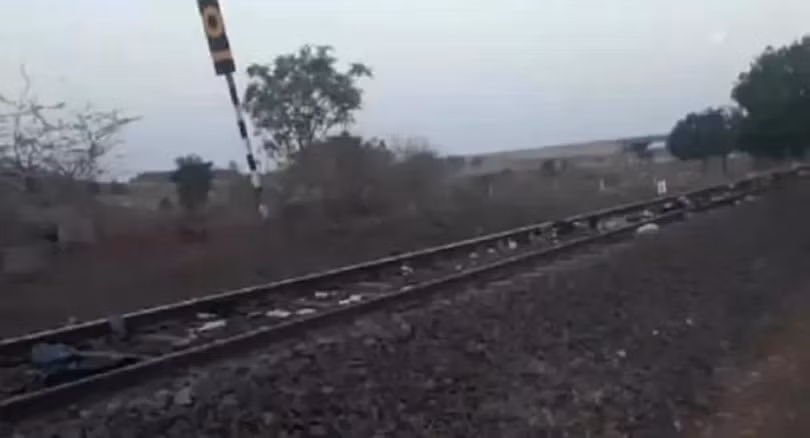14 người thiệt mạng trong vụ tàu hỏa cán qua tốp công nhân ngủ quên trên đường ray