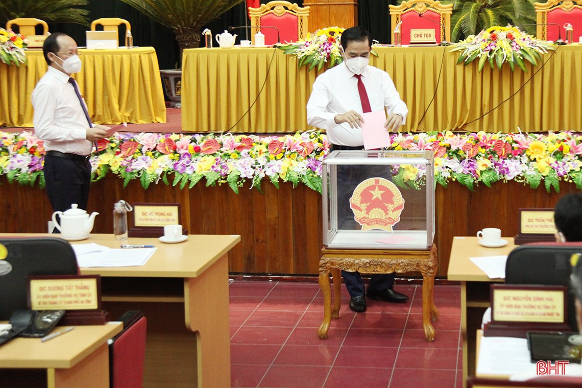 Kỳ họp thứ nhất, HĐND tỉnh Hà Tĩnh khóa XVIII thành công tốt đẹp