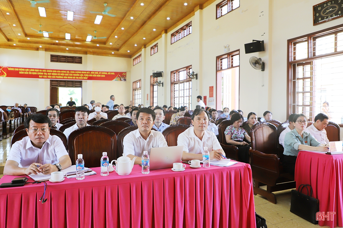 Cử tri TP Hà Tĩnh mong muốn sớm tháo gỡ vướng mắc, triển khai các dự án trên địa bàn
