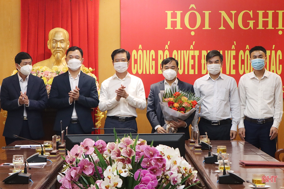 Ban Thường vụ Tỉnh ủy Hà Tĩnh công bố các quyết định về công tác cán bộ