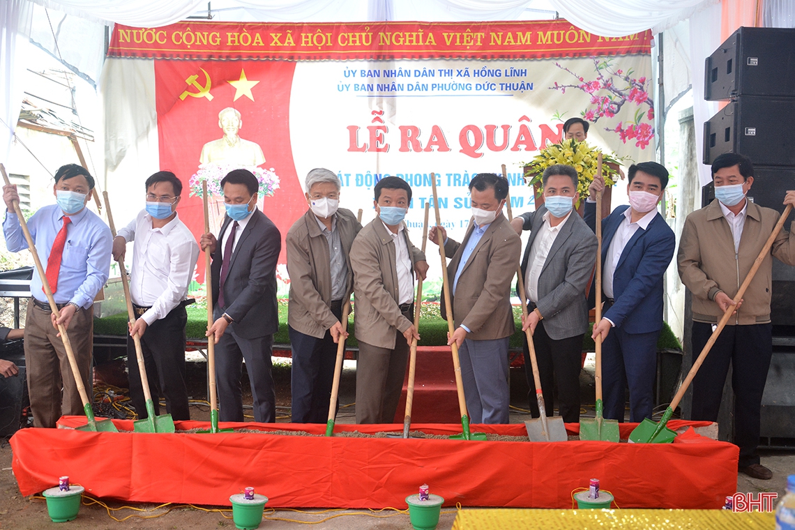 Thường trực Tỉnh ủy Hà Tĩnh tham gia trồng cây đầu năm tại các địa phương