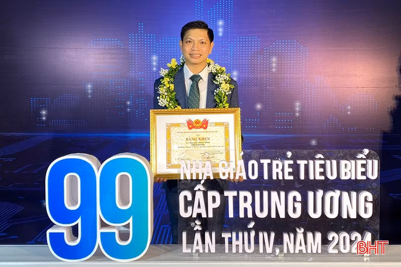 Thầy Nguyễn Đình Nam được vinh danh "Nhà giáo trẻ tiêu biểu" cấp Trung ương năm 2024.