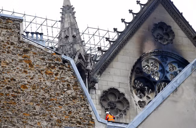 Hình ảnh Nhà thờ Đức Bà Paris sau vụ cháy kinh hoàng