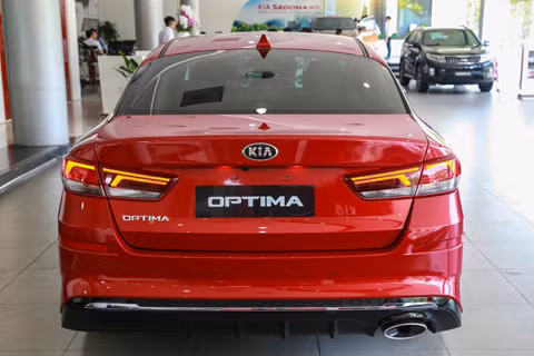 Kia Optima 2019 xuất hiện tại đại lý, bản cao cấp tăng giá 20 triệu