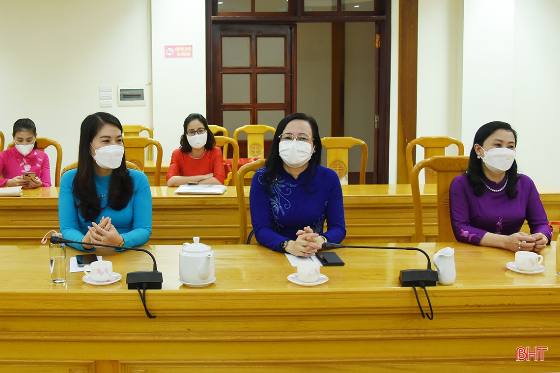 Gặp mặt đoàn đại biểu Hà Tĩnh dự Đại hội đại biểu Phụ nữ toàn quốc lần thứ XIII