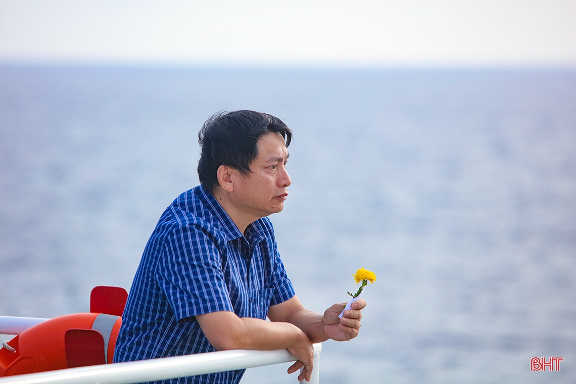 Nhật ký Trường Sa: Nắm đất quê hương tưởng nhớ người chiến sĩ Gạc Ma