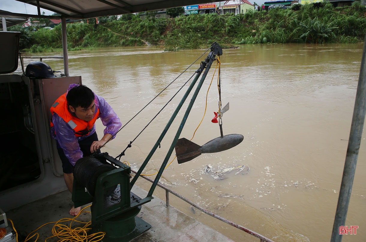 Những người “đo gió, đếm mưa” bên dòng sông Ngàn Phố