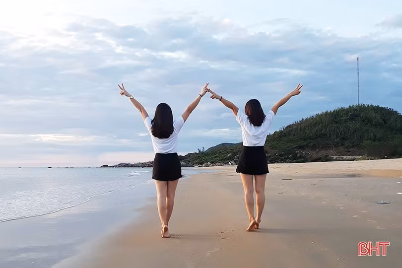 Về Hà Tĩnh, nghe xôn xao sóng biển…