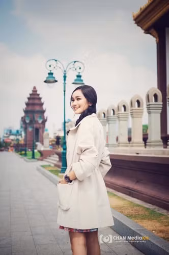 Cận cảnh nhan sắc gây tranh cãi của tân Hoa hậu Hoàn vũ Campuchia