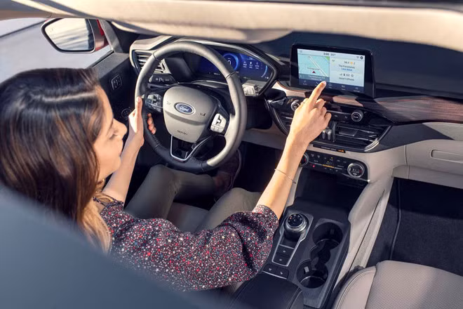 Ford Escape 2020 ra mắt, đối thủ của Honda CR-V và Toyota RAV4