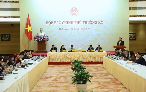 Họp báo Chính phủ thường kỳ tháng 3 giải đáp nhiều vấn đề dư luận quan tâm