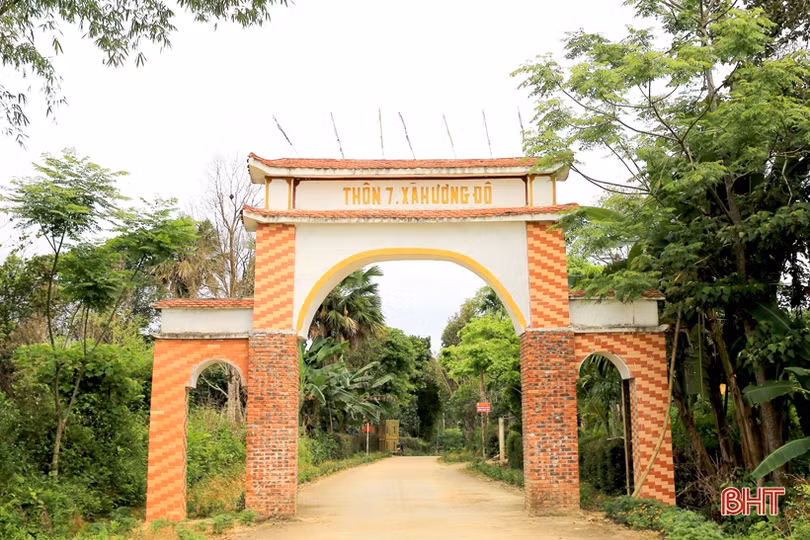 Thăm nơi làm việc của Trung tướng Đồng Sỹ Nguyên tại Hương Khê - Hà Tĩnh